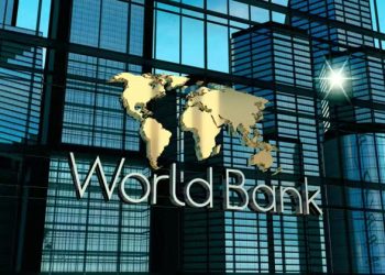 Finance Minister holds talks with World Bank, discusses ways to receive more remittances from overseas Pakistanis