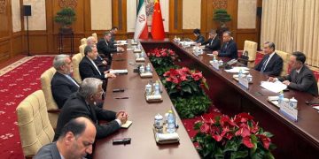 Iranian Foreign Minister meets with Chinese counterpart