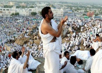 Labaik Allahum Labaik. Steps towards the Kaaba of Allah, devotion at its peak