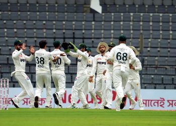 Second Test Bangladesh 101 for 3 at lunch break