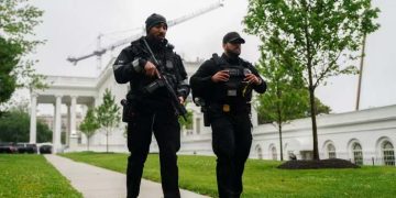 وائٹ ہاؤس کے قریب چیک پوائنٹ پر فائرنگ، جوابی کارروائی میں حملہ آور مارا گیا