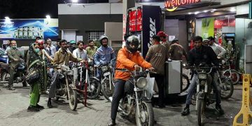 The government's late-night petrol explosion, rents also increased, the people's decade