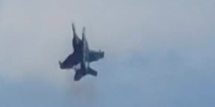 Two US Navy fighter jets collide and crash at air show