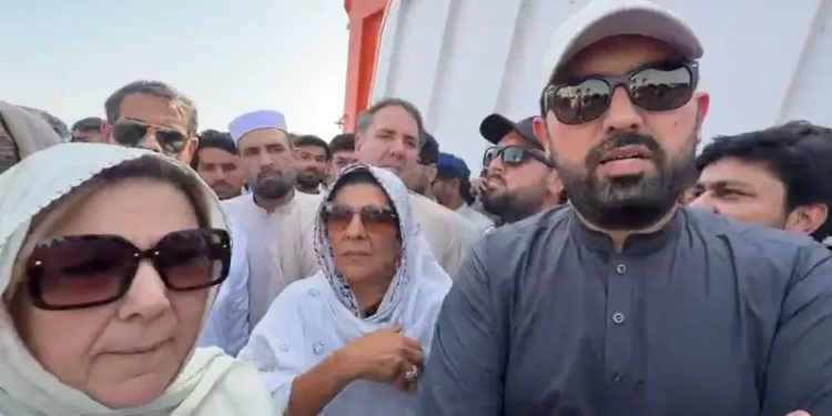راولپنڈی،پولیس نے سہیل آفریدی ،بانی کی بہنوں کو ناکے پر روک لیا