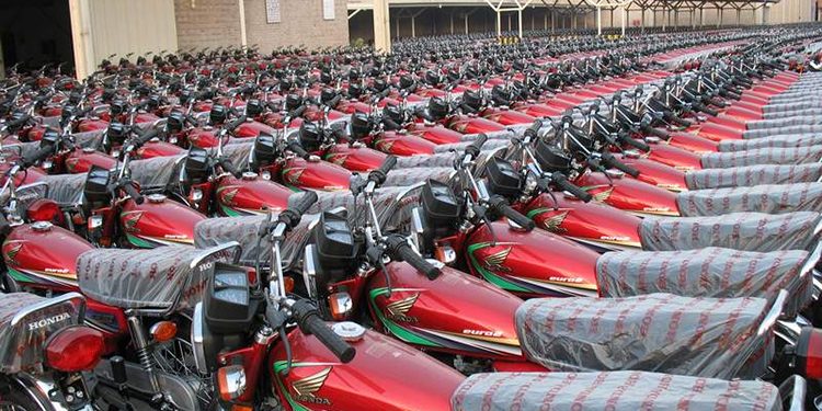 421 vehicles, rickshaws and motorcycles registered in the name of a citizen in Lahore