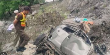 6 killed as car falls into ravine in Kohistan