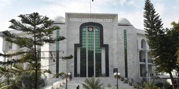 مستقل کام کیلئے کنٹریکٹ پر تعیناتیاں غیرآئینی تصور ہونگی،وفاقی آئینی عدالت