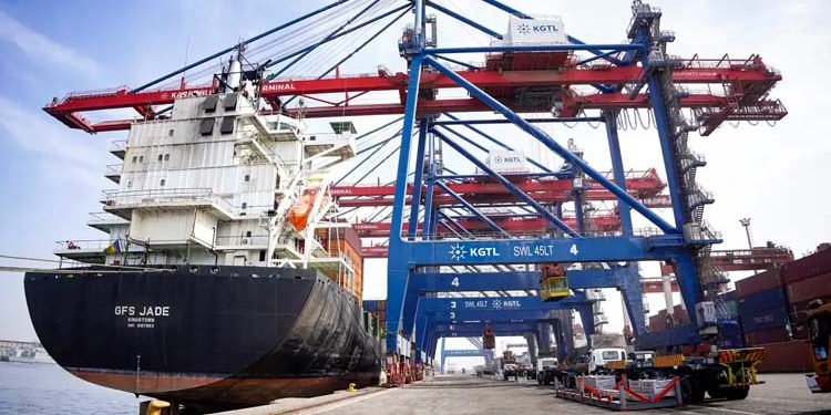 Dredging project completed at Karachi Port, paving the way for arrival of large ships