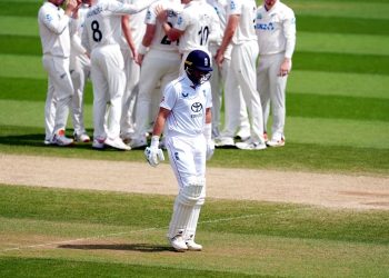 England lose second Test to New Zealand, series level at 1-1