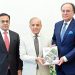 Finance Minister meets Prime Minister, presents economic survey report