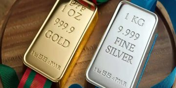 Gold and silver prices fall
