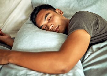 How dangerous is it to sleep less than 6 hours a day
