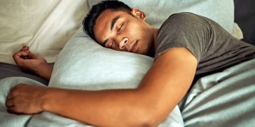 How dangerous is it to sleep less than 6 hours a day