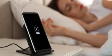 Is it dangerous or safe to charge your mobile phone overnight