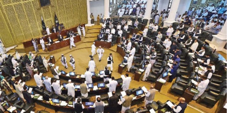 خیبر پختونخوا کا بجٹ پیش،تنخواہوں میں 7فیصد اضافہ