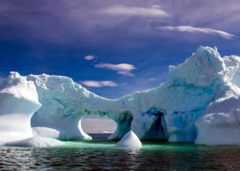 Mysterious lake hidden four kilometers under ice