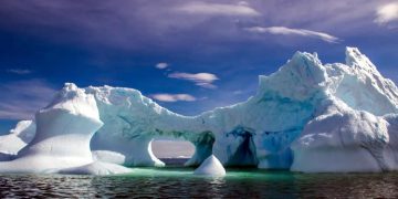 Mysterious lake hidden four kilometers under ice