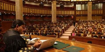 تحریک انصاف کے ارکان کا پنجاب اسمبلی کے اندر اور باہر احتجاج