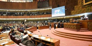تحریک انصاف کا بجٹ اجلاس کا بائیکاٹ نہ کرنے کا فیصلہ