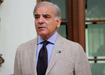 مشرق وسطیٰ میں امن کیلئےبیٹھک ،وزیراعظم سوئٹزر لینڈ  پہنچ گئے