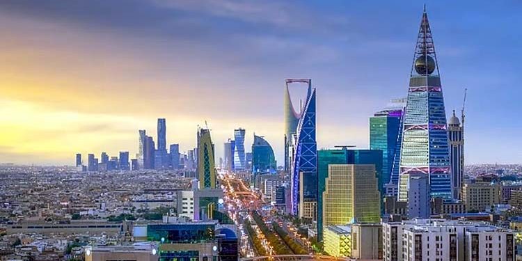 Saudi Arabia tightens restrictions on work visas for new companies