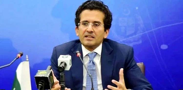 The Prime Minister has directed that the benefit of the reduction in oil prices be passed on to the public, says Petroleum Minister