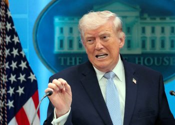 Trump warns Iran again