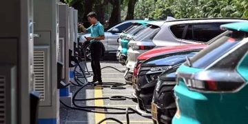 Agreement between Pakistani and Chinese companies to set up electric vehicle charging stations.