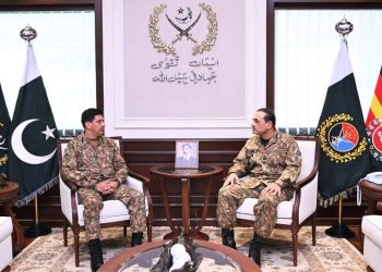 فیلڈ مارشل سے لیفٹیننٹ جنرل سید عامر رضا کی ملاقات