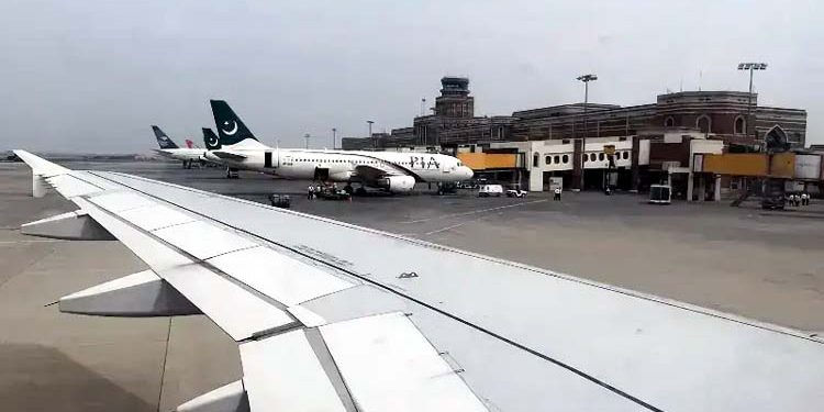 Announcement to keep Lahore Airport runways closed for 3 hours daily.