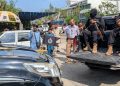 Armed individuals have taken up fortified positions in buildings in Rawalakot and are attacking security forces, says the Azad Kashmir Police spokesperson.