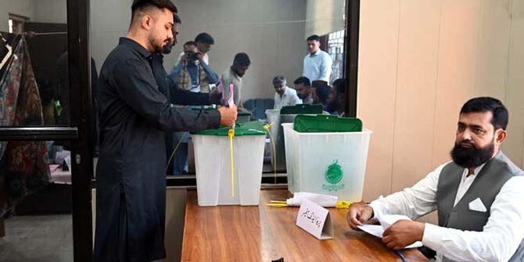 Azad Kashmir Elections PML-N wins 7 constituencies, PPP wins 3.