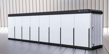Chinese company signs contract for world's largest solar-plus-storage project in Abu Dhabi.