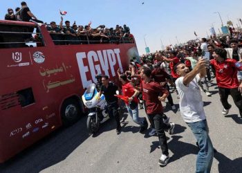 مصر کی فٹبال ٹیم کا وطن واپسی پر شاندار استقبال