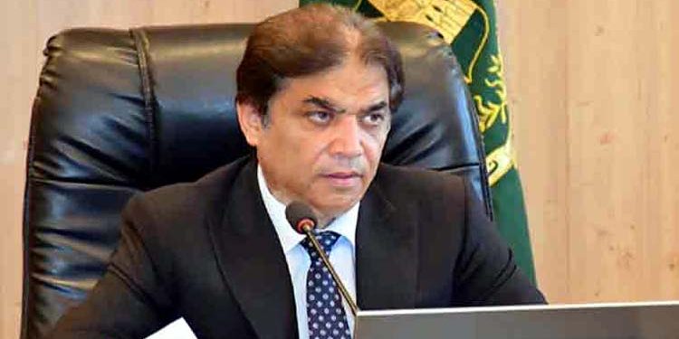 Fazlur Rehman has hurt the feelings of the martyrs' families with his statement Hanif Abbasi.