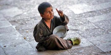 How many children beg Federal Constitutional Court seeks a report.