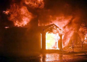 Peshawar Husband, wife, and four children die in house fire.