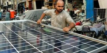 The Solar Revolution The race is no longer just about panels—it’s about batteries.