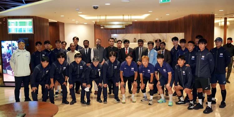 The South Korean hockey team has arrived in Pakistan.