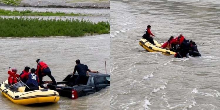 Tik Tok madness! While making the video, the car got stuck in the river