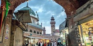 Walled City of Lahore Authority orders installation of fire safety systems in markets.