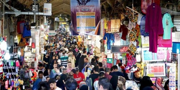 Why didn't the Iranian economy collapse despite the US war