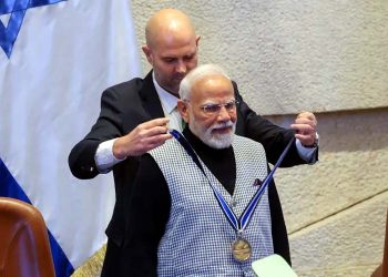 Why does Modi receive foreign honors Questions raised over the new award from Seychelles as well.