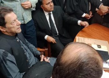 عمران خان سے ملاقاتوں کاکیس سپریم کورٹ میں سماعت کیلئے مقرر
