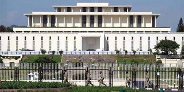 ایوان صدر میں ن لیگ، پیپلز پارٹی کی قانونی ٹیموں کی اہم بیٹھک آج ہو گی