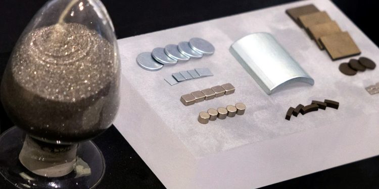 China will send scientists to Iran for the exploration and processing of rare minerals.