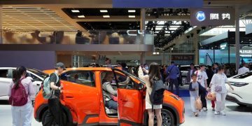 Crisis in China's car market; BYD's profit rises after five quarters, driven by overseas sales.