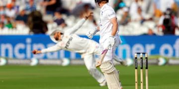 Day two of the Lord's Test England will resume their innings at 248 for 9.