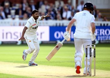 England tightens grip on Lord's Test; leads Pakistan by 261 runs.