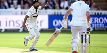 England tightens grip on Lord's Test; leads Pakistan by 261 runs.